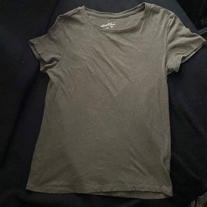 Universal Thread size XS, short sleeve olive green tee